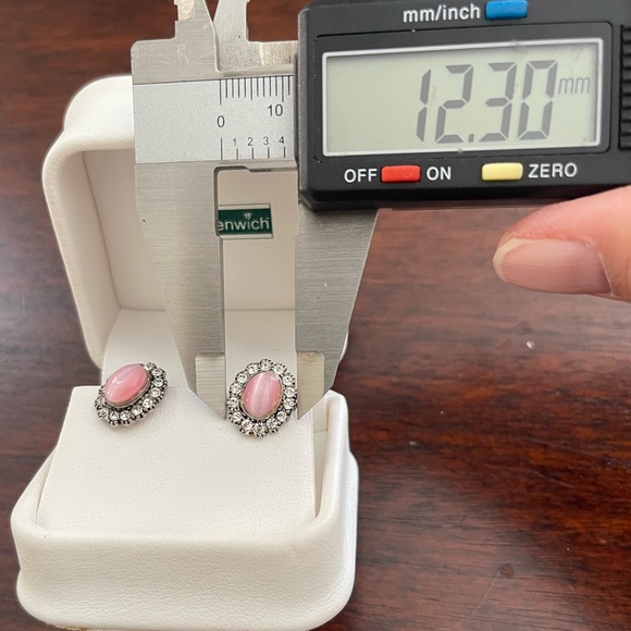 Sterling silver pink cats eye moonstone earrings - Picture 5 of 8